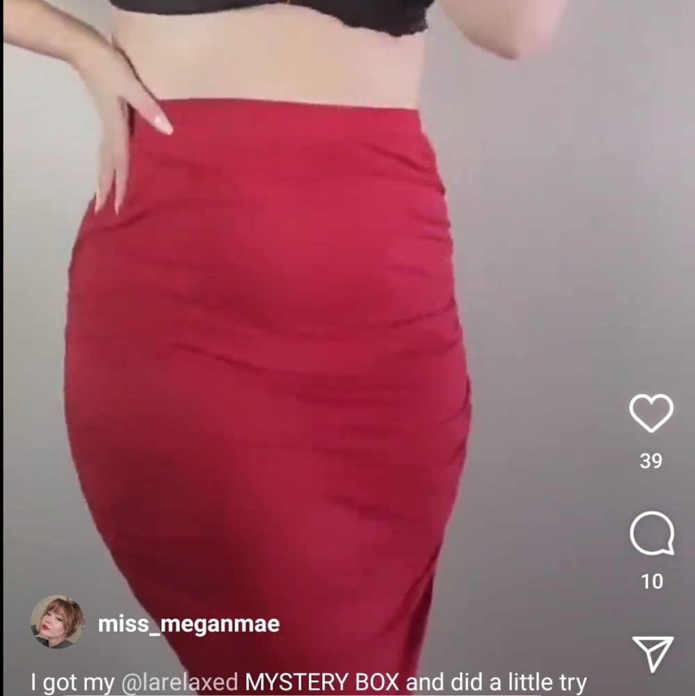 LA Relaxed BodyCon Midi Skirt